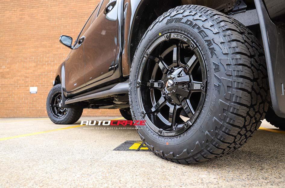 TOYOTA HILUX N80 4WD COUPLER GLOSS BLACK